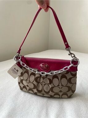 Coach Mini Clutch🩷
